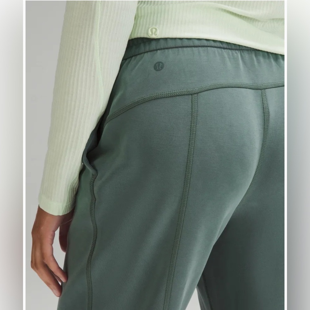 Lululemon Softstreme High-Rise Pant in Dark Forest Colorway - Picture 1 of 12